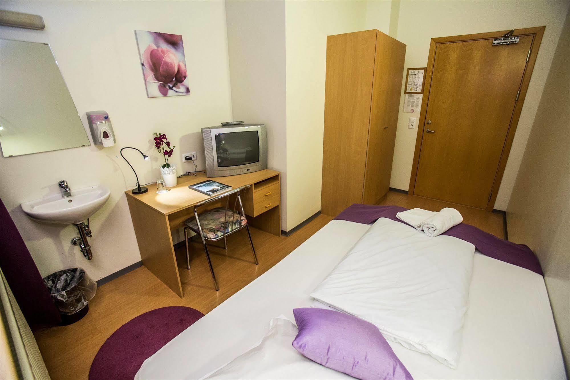 Capital-Inn Hostel Ρέυκιαβικ Εξωτερικό φωτογραφία